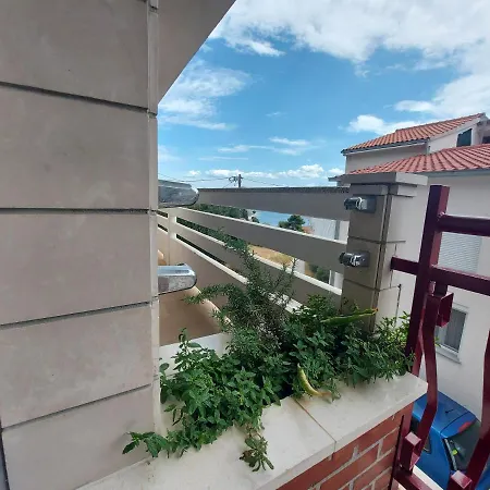 Petar Btw. Split And Omis Apartament Jesenice (Split-Dalmatia)