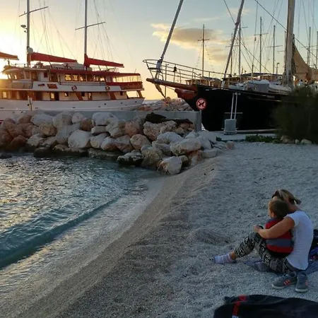 Apartament Petar Btw. Split And Omis Jesenice (Split-Dalmatia)