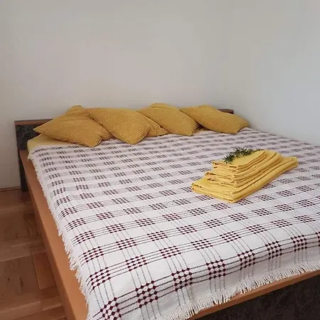 Apartament Petar Btw. Split And Omis Jesenice (Split-Dalmatia)