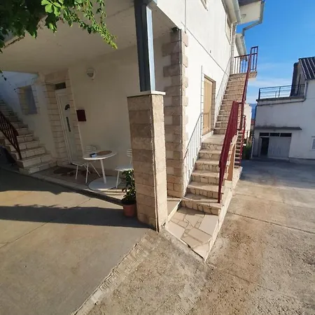 Petar Btw. Split And Omis Apartament
