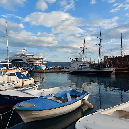 Petar Btw. Split And Omis Jesenice (Split-Dalmatia)