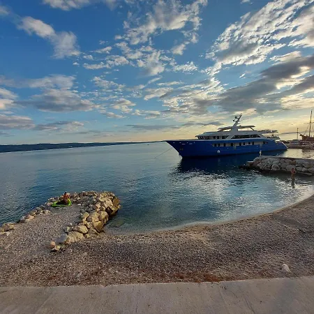 Apartament Petar Btw. Split And Omis Jesenice (Split-Dalmatia)