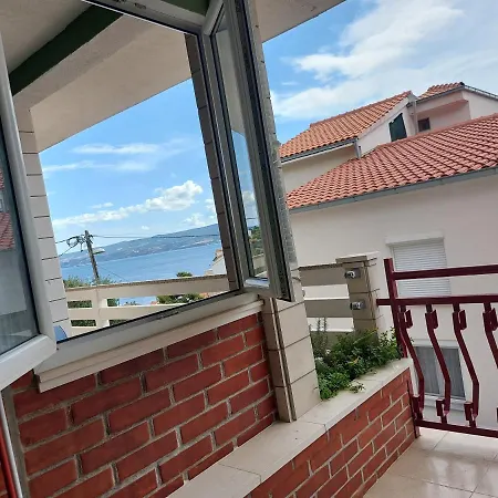 Apartament Petar Btw. Split And Omis Jesenice (Split-Dalmatia)