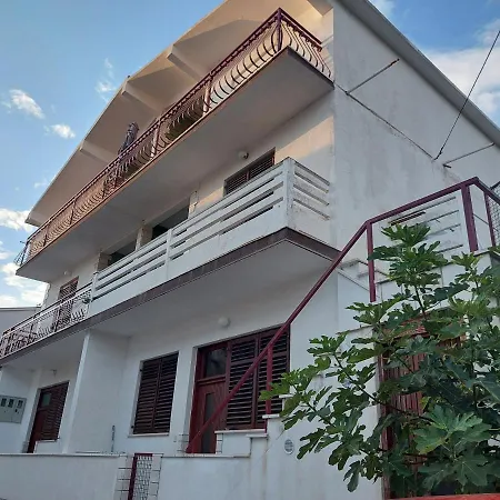Petar Btw. Split And Omis Apartament