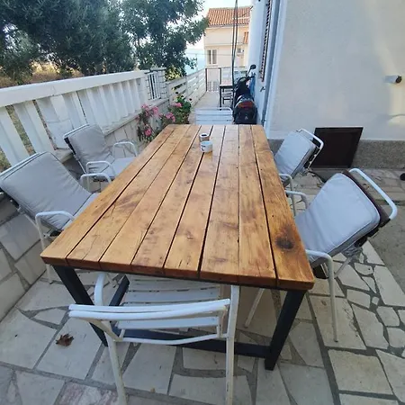 Apartament Petar Btw. Split And Omis Jesenice (Split-Dalmatia)