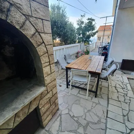 Apartament Petar Btw. Split And Omis Jesenice (Split-Dalmatia)