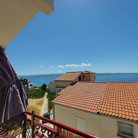 Petar Btw. Split And Omis Apartament *