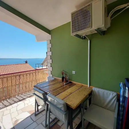 Petar Btw. Split And Omis Apartament *